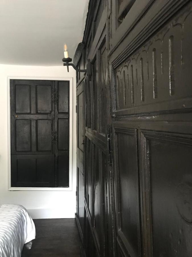 "Wesley House" Historic Home In Town Centre With Parking Shrewsbury Eksteriør bilde